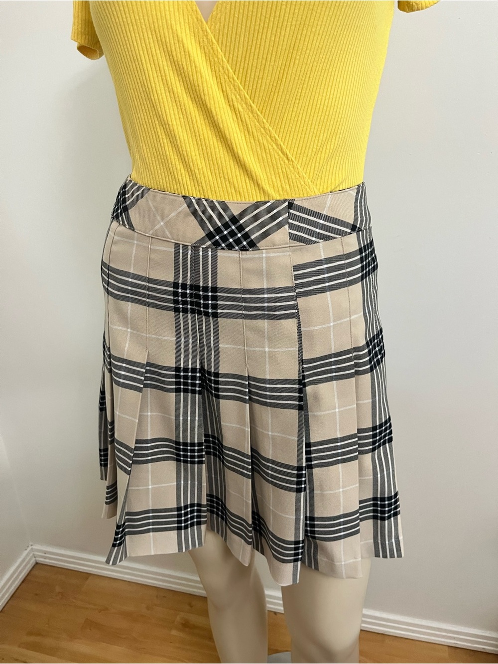 Divided Beige & Black Plaid Pleated Skater Skirt